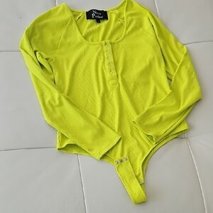 Nina Parker Bright Green Ribbed Top